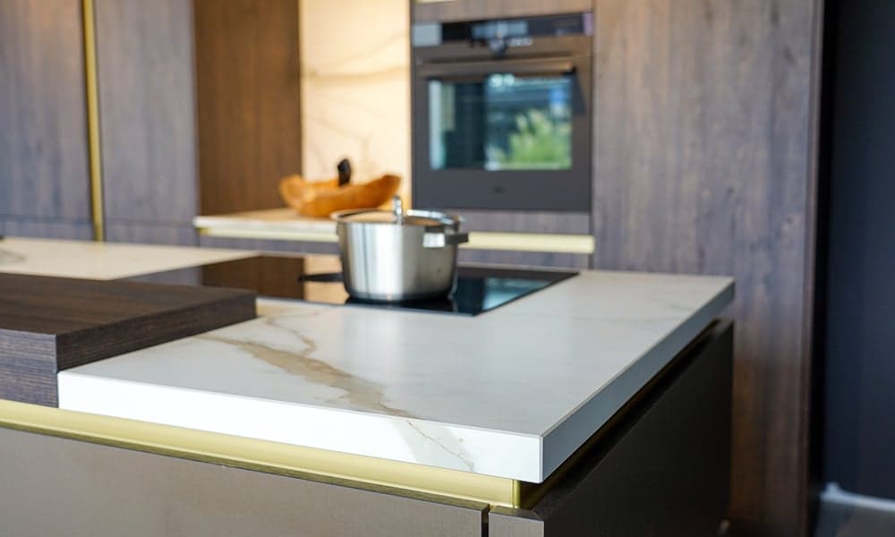 Wit natuurstenen werkblad