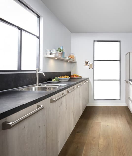 De voordelen van planken en open kasten