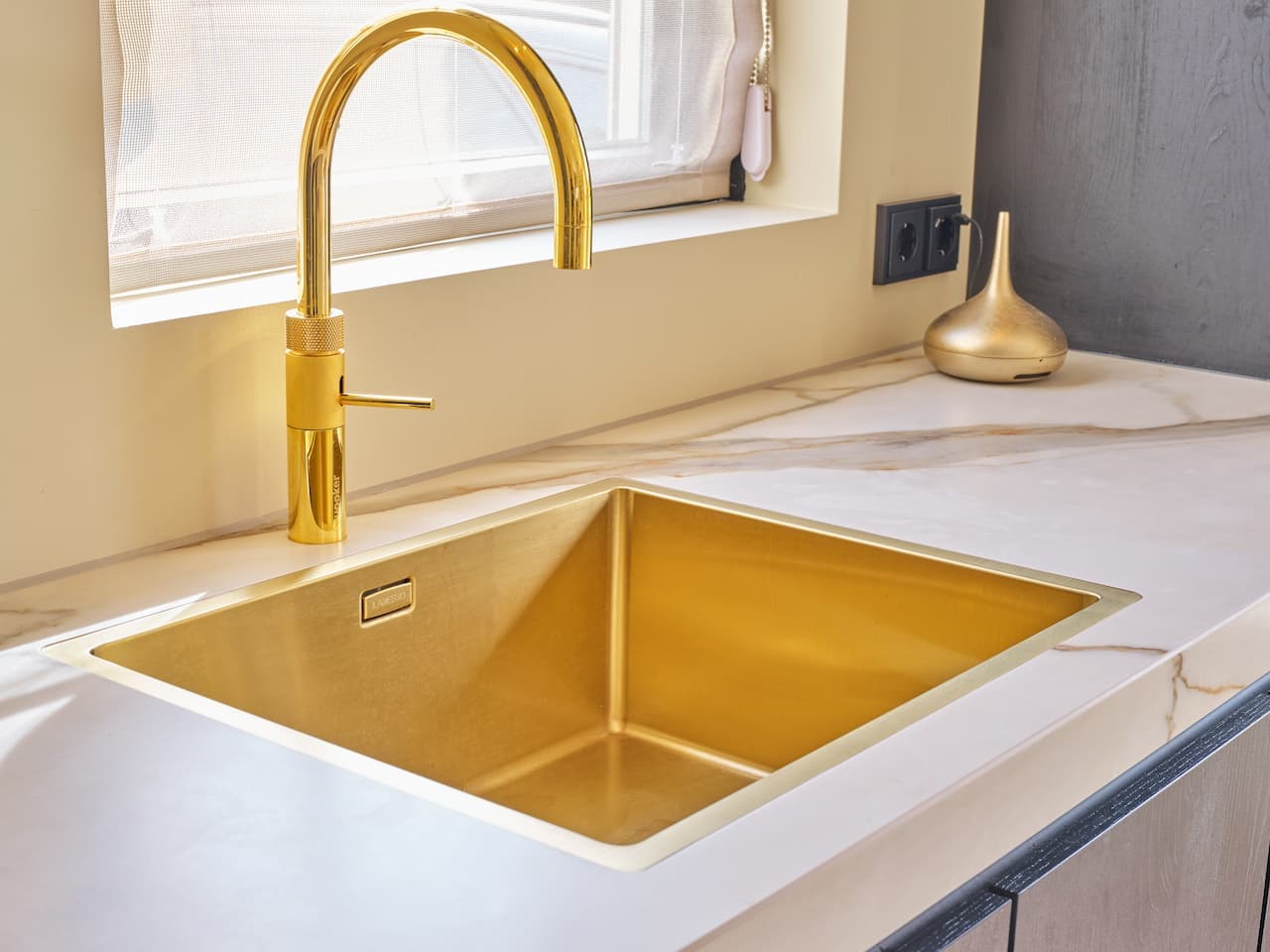 Goudkleurige hotel chique spoelbak