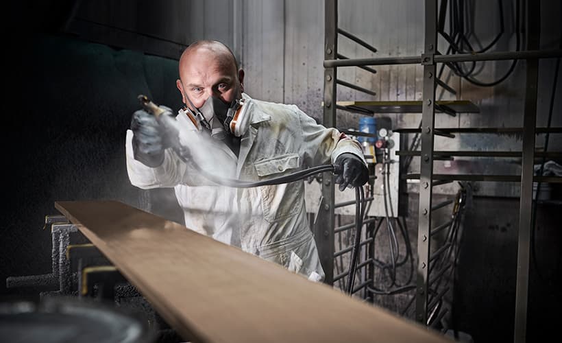 De fabriek van Tulp Keukens bevindt zich op Nederlandse bodem en beschikt over een eigen lakstraat.